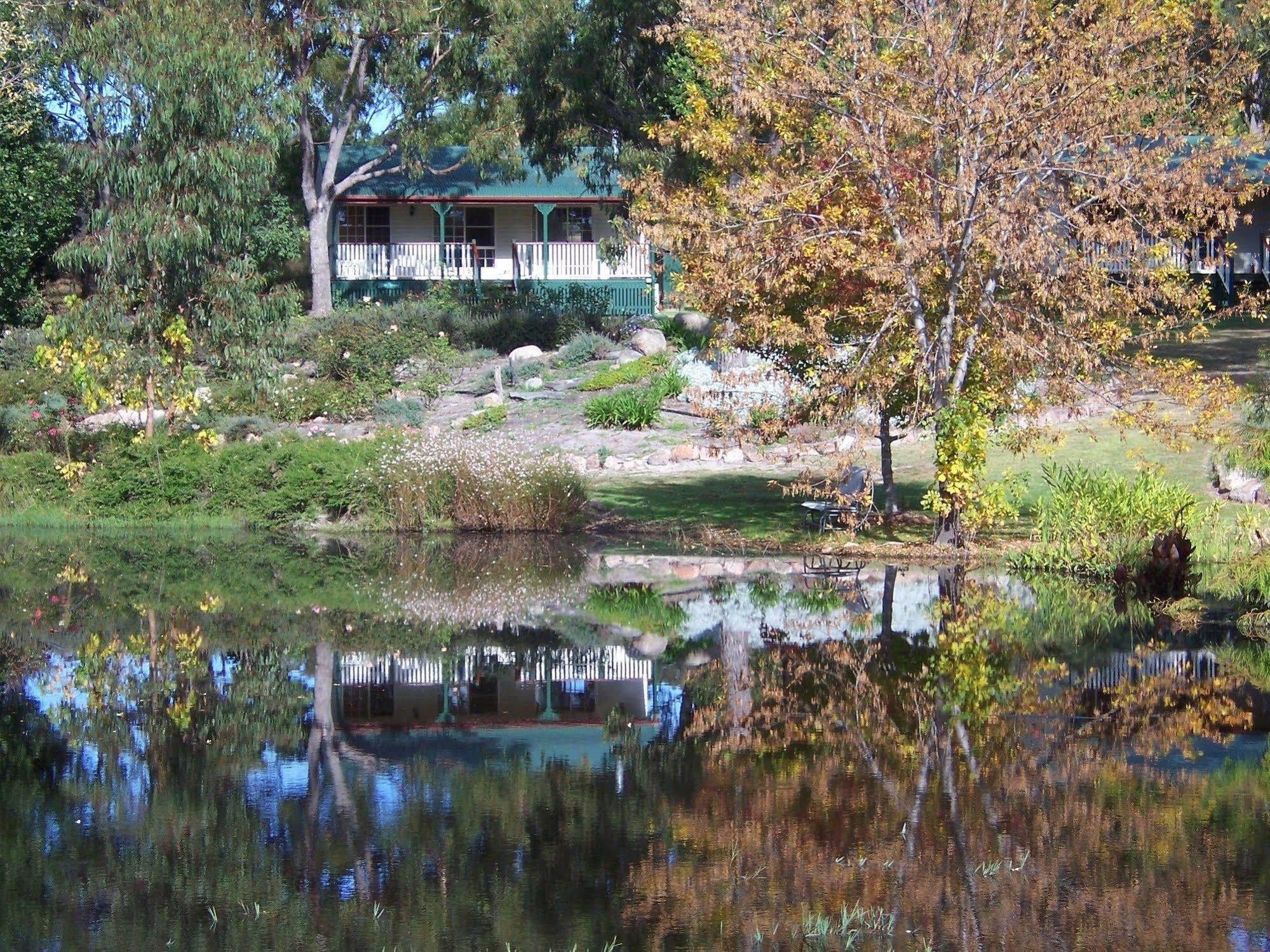 Granite Gardens Cottages & Lake Retreat Stanthorpe Eksteriør billede